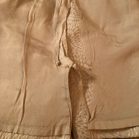 Ann Taylor Short Embossed design skirt w/ gold threading 8 - Picture 9 of 9